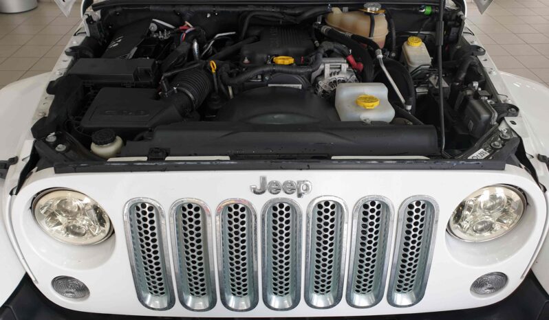 Jeep Wrangler SAHARA WHITE UNLIMITED 2.8L / 200HP  2015 full