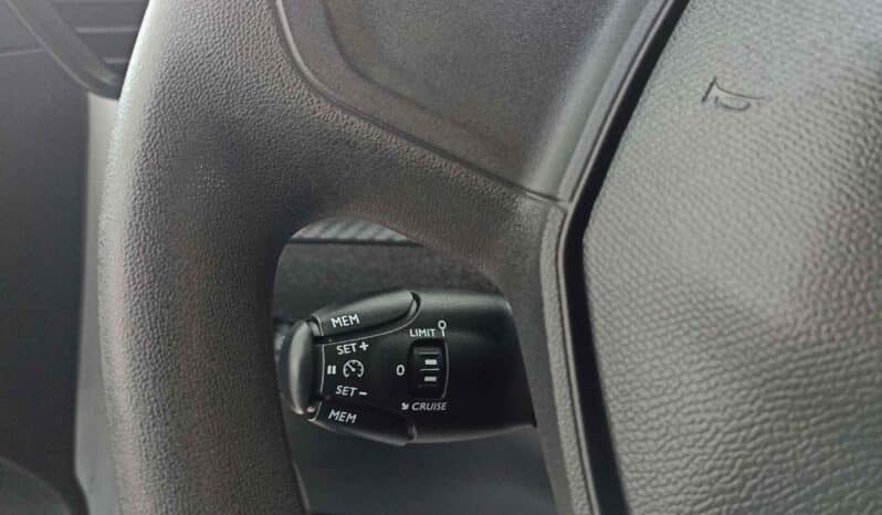 Peugeot 208 / LIKE / 1.2cc / 75 PS /  2021 full