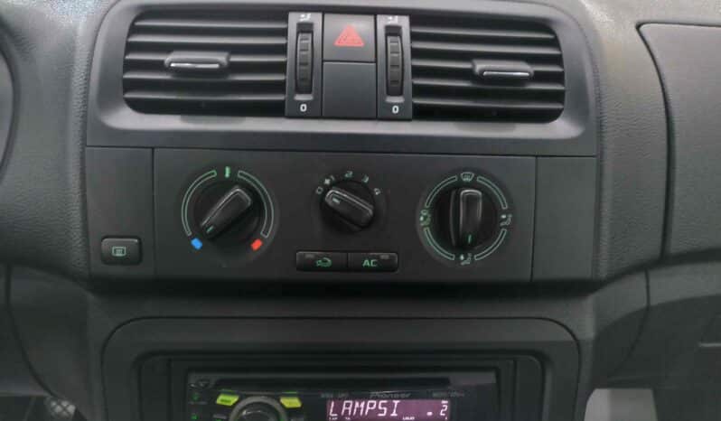 Skoda Fabia / II / 1.2cc / i HTP / 12V / 70 Hp /  2011 full