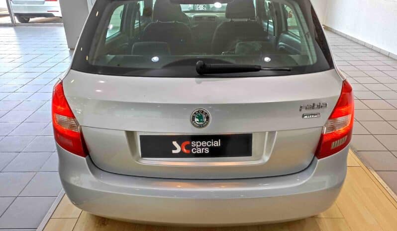 Skoda Fabia / II / 1.2cc / i HTP / 12V / 70 Hp /  2011 full